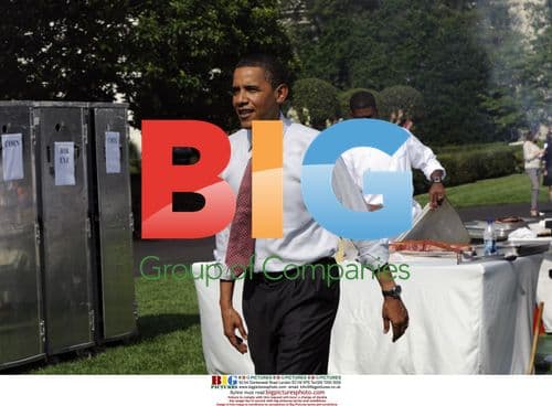 Obama Hosts Outdoor BBQ on White House Lawn