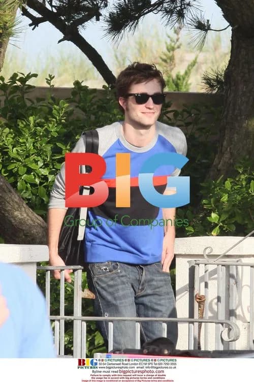Robert Pattinson and Emilie de Ravin film 'Remember Me'