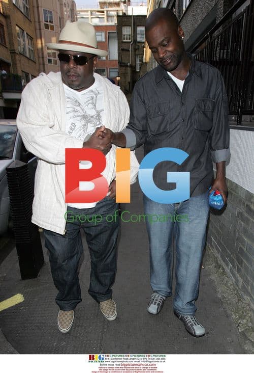 Cedric the Entertainer and JJ return to hotel