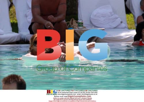 Paolo Maldini has fun with family in Miami