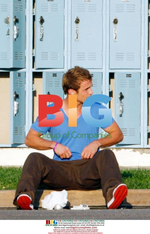 Cam Gigandet and Amanda Bynes on set of 'Easy A'