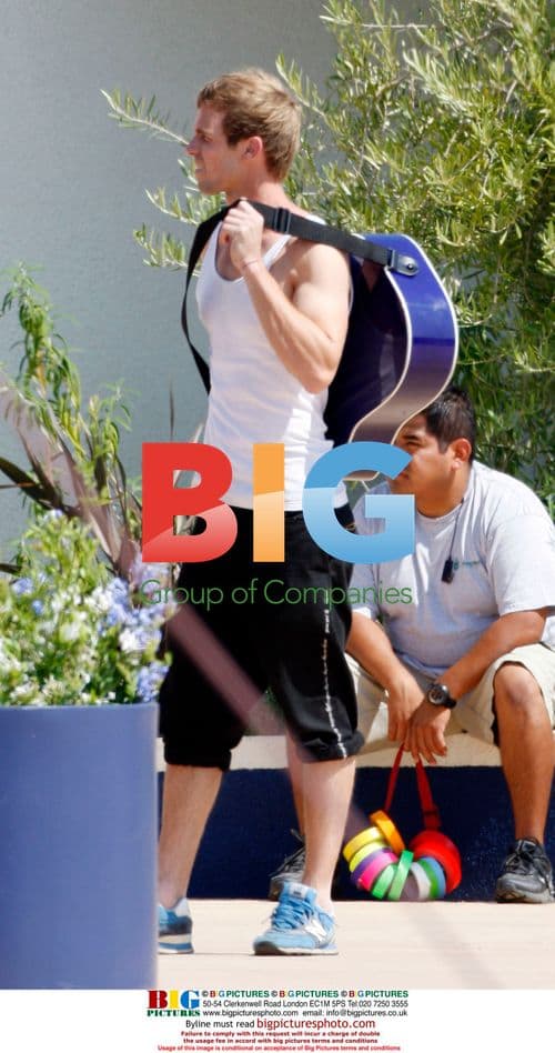 Cam Gigandet, Amanda Bynes on 'Easy A' set