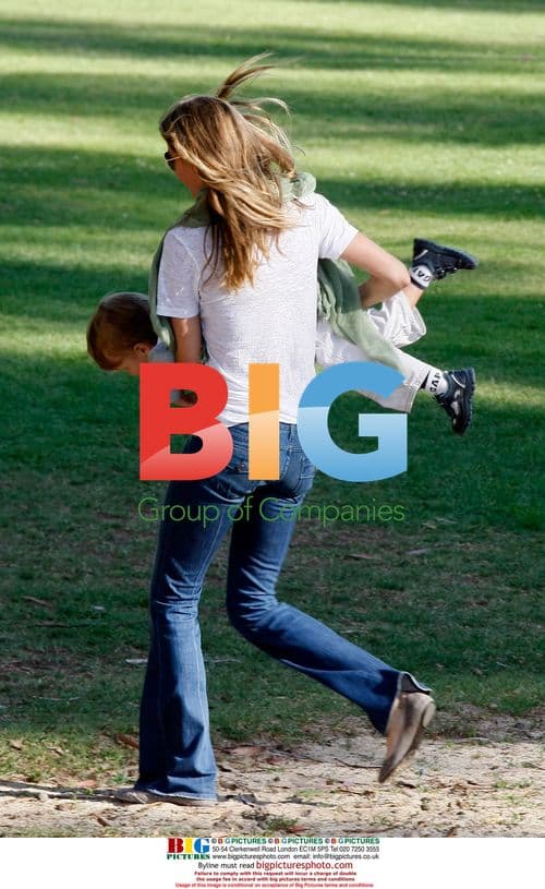 Tom Brady & Gisele Bundchen in Santa Monica Park