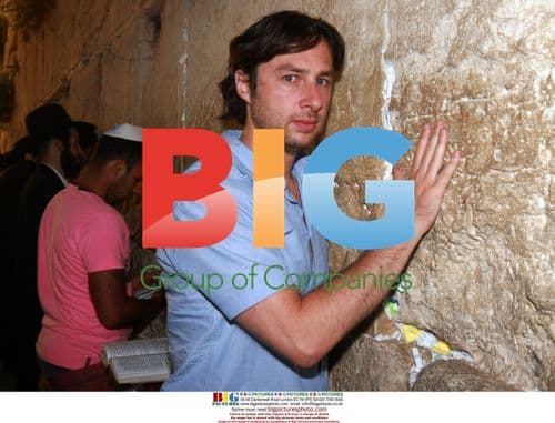 Zach Braff Visits Wailing Wall in Jerusalem