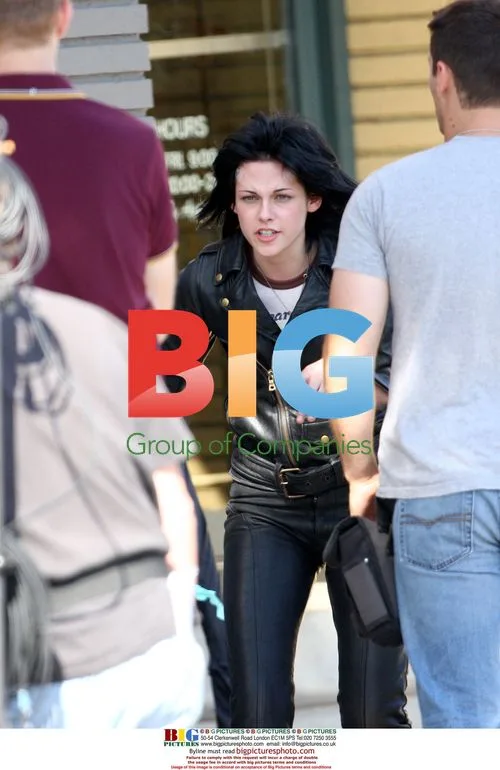 Kristen Stewart films "The Runaways"