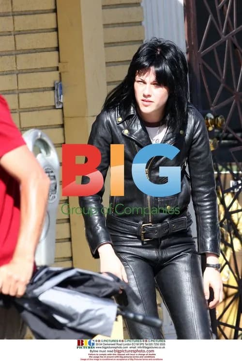 Kristen Stewart films "The Runaways"