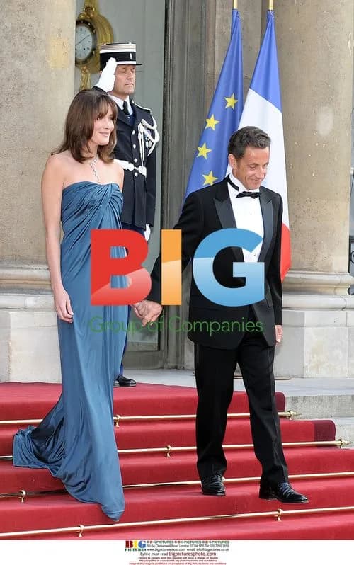 Sarkozy and Bruni-Sarkozy Welcome Qatari Emir