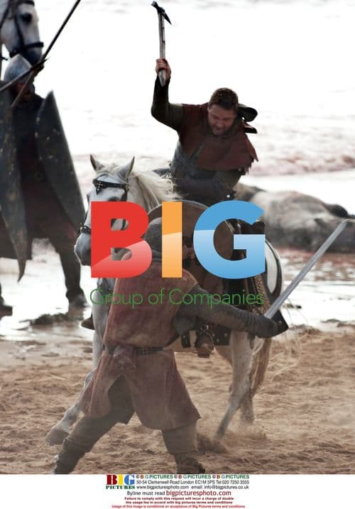 Russell Crowe films new Robin Hood movie