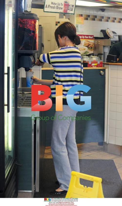 Selena Gomez and her mom at Subway