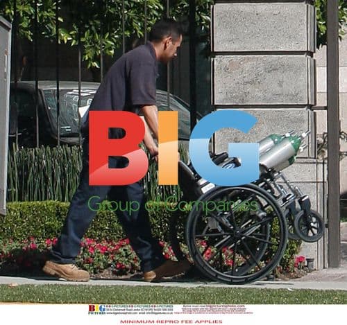 Farrah Fawcett Receives Medical Supplies