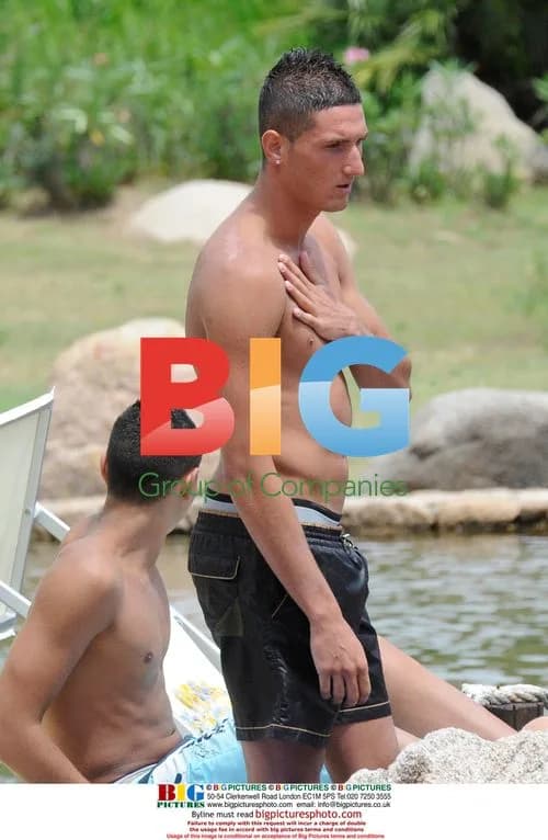 Federico Macheda relaxes on holiday in Sardinia