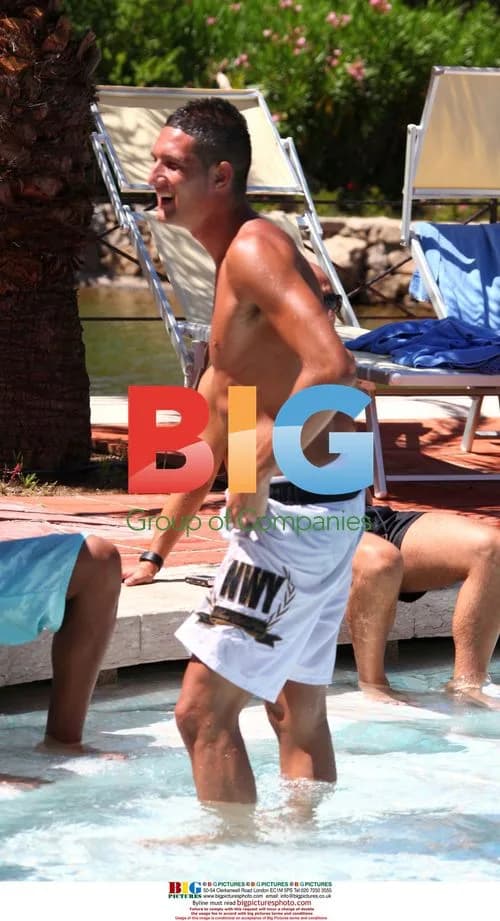 Manchester United Players Relax in Sardinia