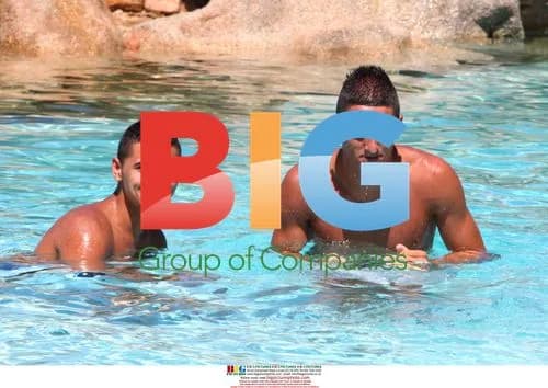 Man Utd players relax poolside in Sardinia