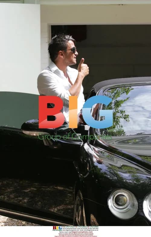 Peter Andre returns home in Hove, UK