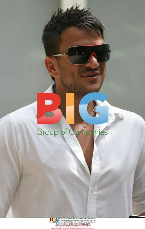 Peter Andre returns home in Hove