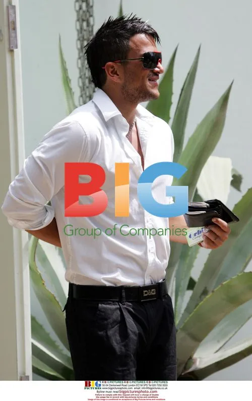 Peter Andre Seen Returning Home