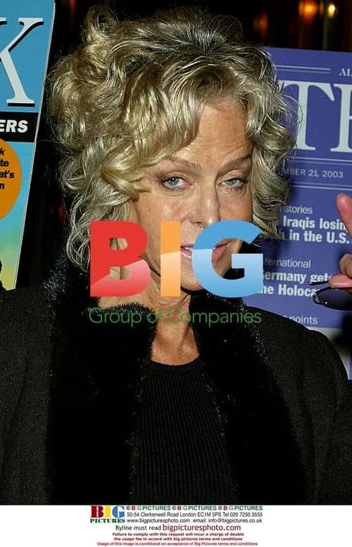 Charlie's Angels Star Farrah Fawcett Dies at 62