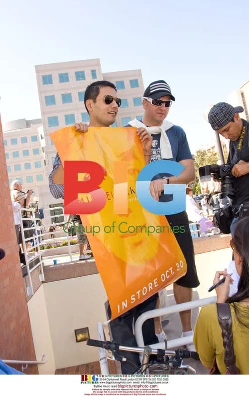 Fans Gather at UCLA After Michael Jackson's Death
