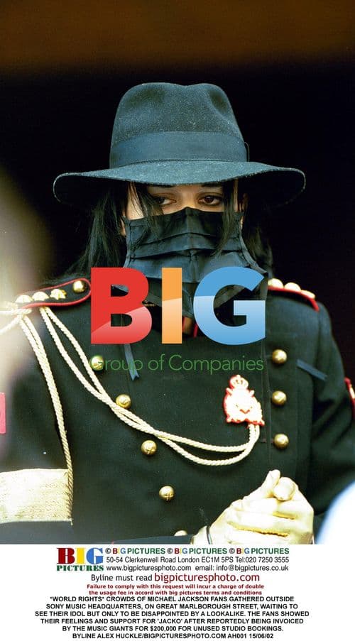 Michael Jackson Fans Gather at Sony Music