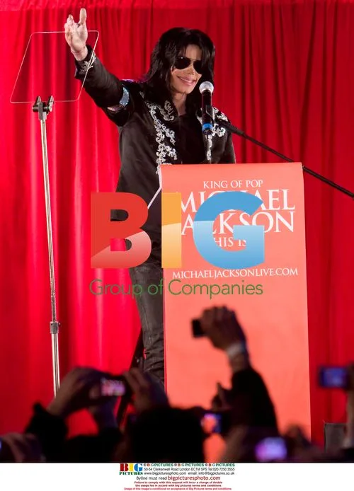 Michael Jackson announces London tour