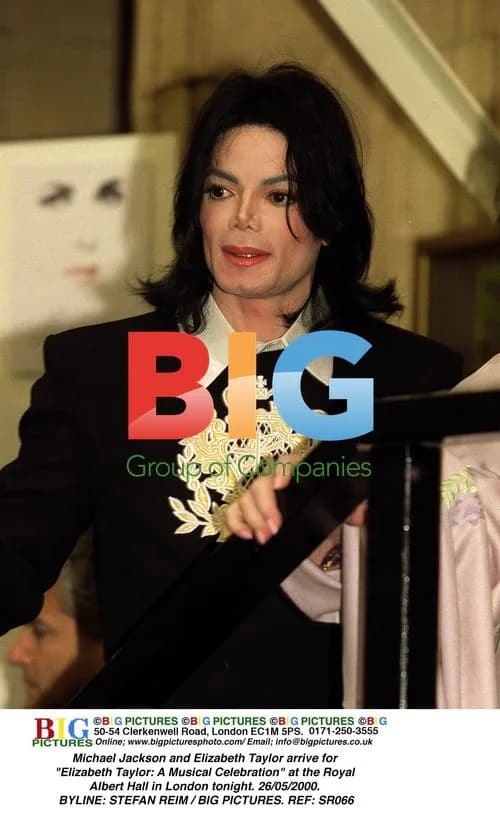 Michael Jackson and Elizabeth Taylor at event