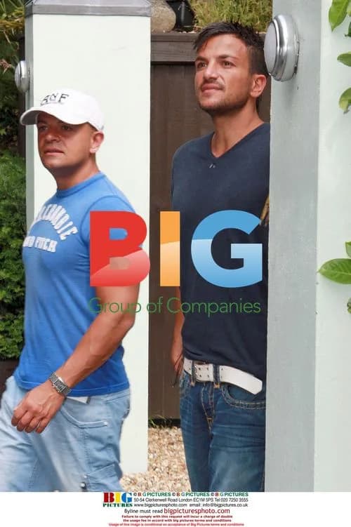 Peter Andre gets new bed delivery