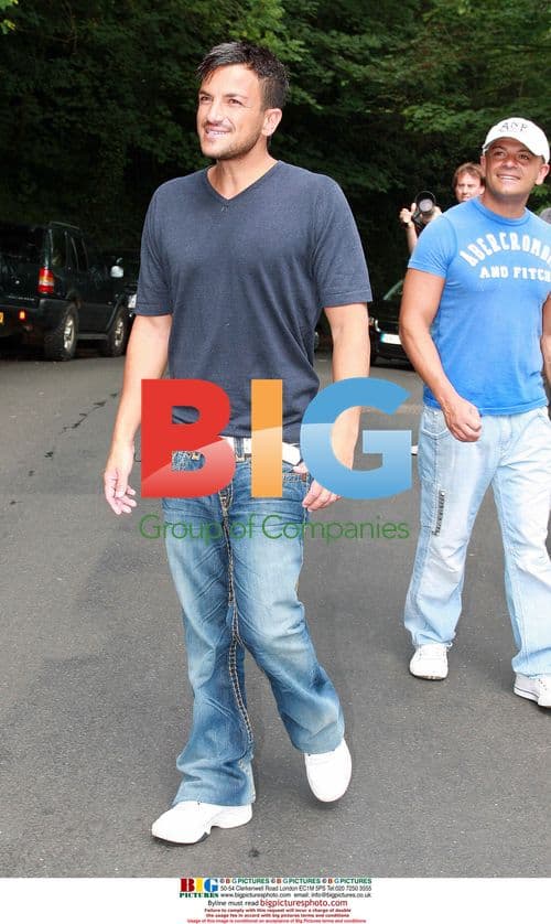 Peter Andre moves into new house