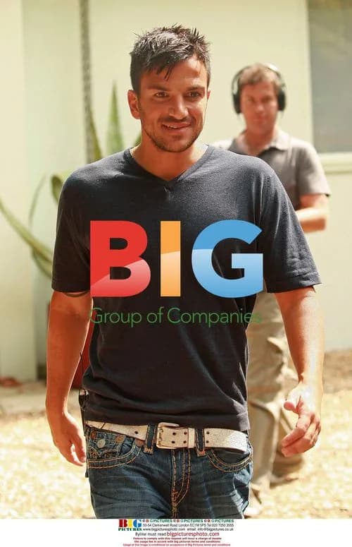 Peter Andre receives new bed delivery