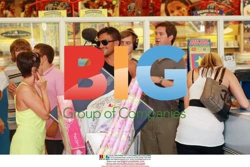 Peter Andre goes shopping at Toys R Us