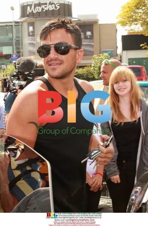 Peter Andre goes shopping at Toys R Us