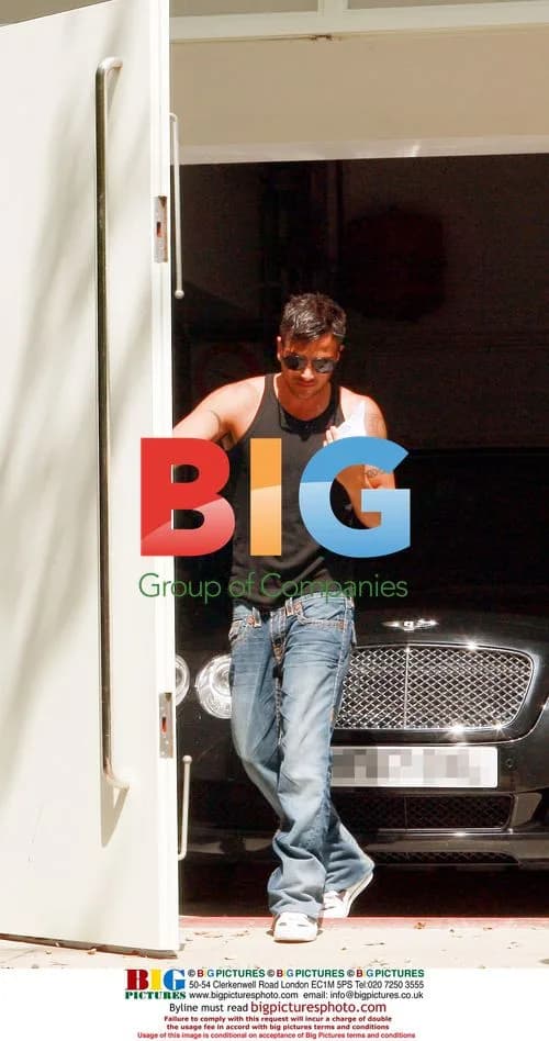 Peter Andre goes shopping at Toys R Us