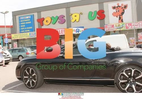 Peter Andre goes shopping at Toys R Us