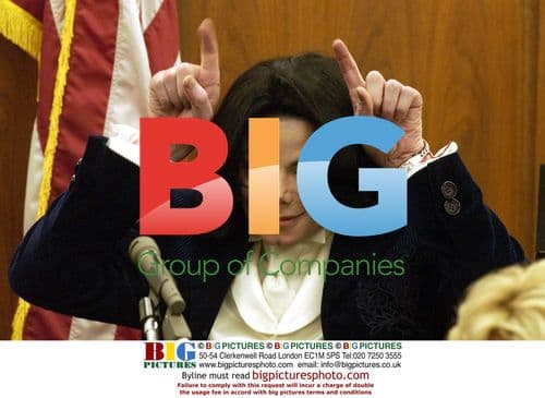 Michael Jackson in Santa Maria Court