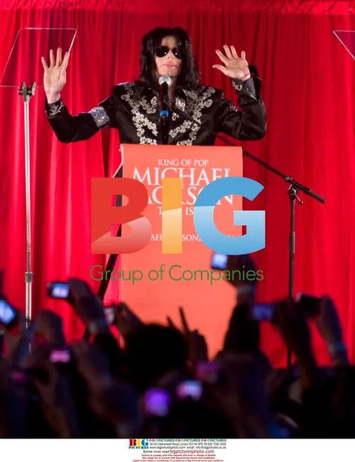Michael Jackson announces London concerts