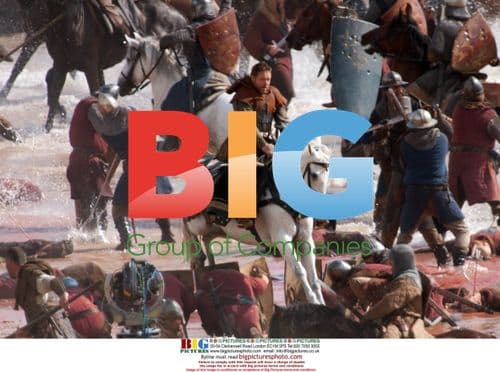 Russell Crowe films new Robin Hood movie