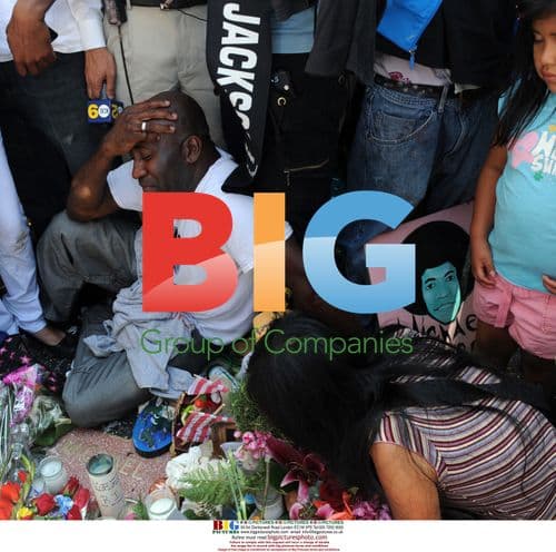 Prince Salvage consoles Niki Yan at MJ vigil