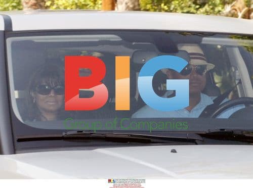 Fans pay tribute to Michael Jackson in Encino