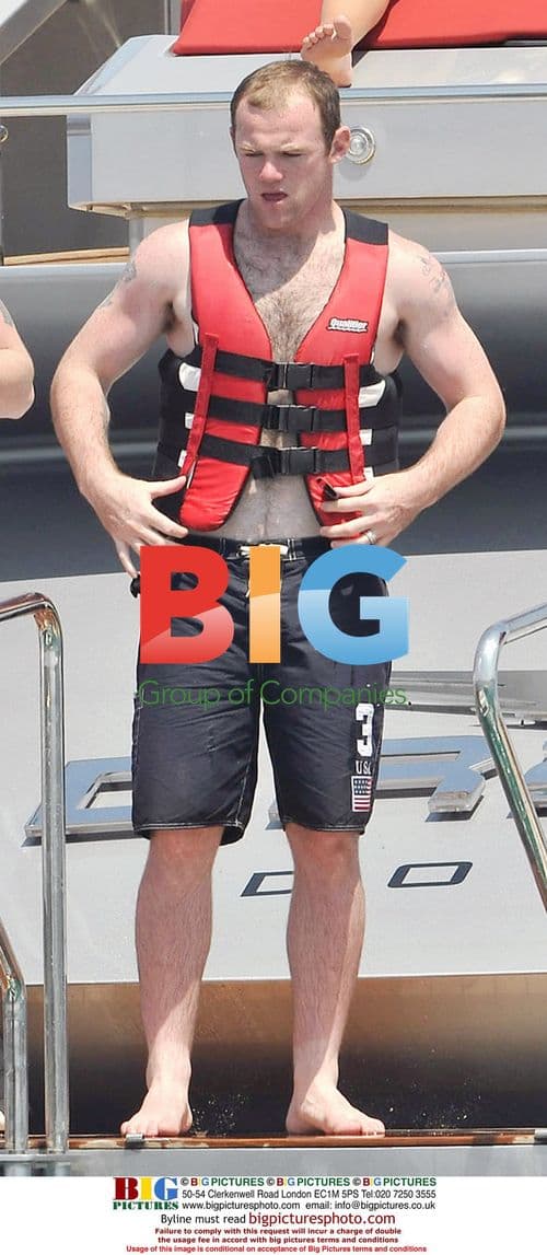 Wayne & Coleen Rooney Relax on Boat in France