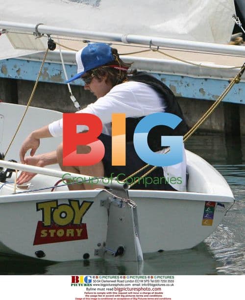 Zac Efron sailing