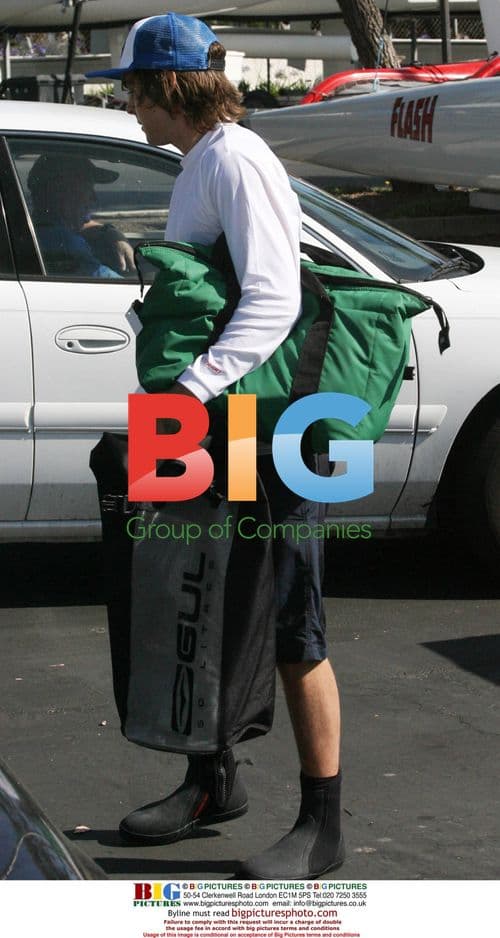 Zac Efron takes sailing lessons