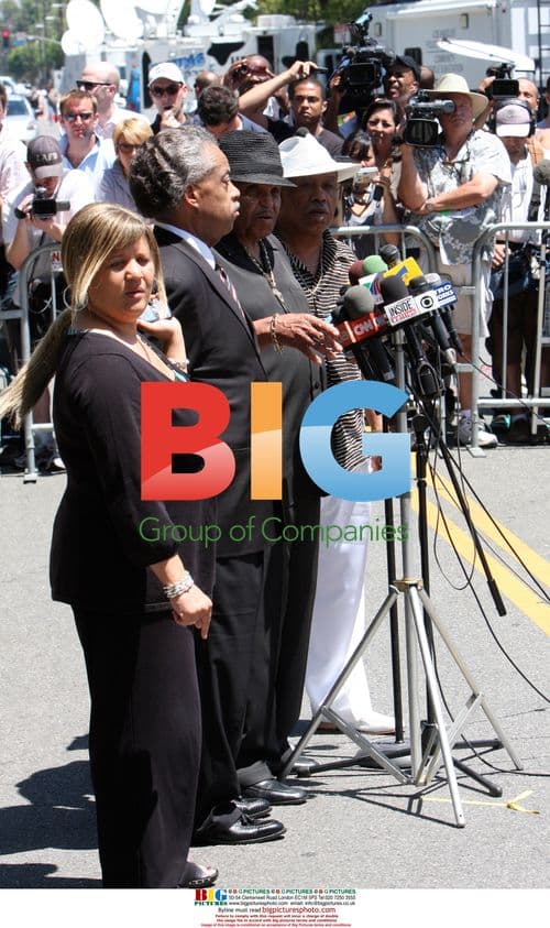 Al Sharpton and Joe Jackson at Jackson Family Home