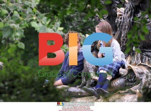 Robert Pattinson films 'Remember Me' in Central Park