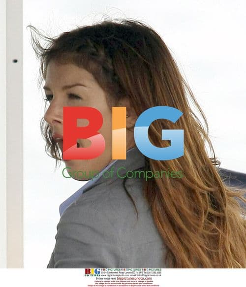 Jessica Stroup, Shenae Grimes, Tristan Wilds on 90210 set