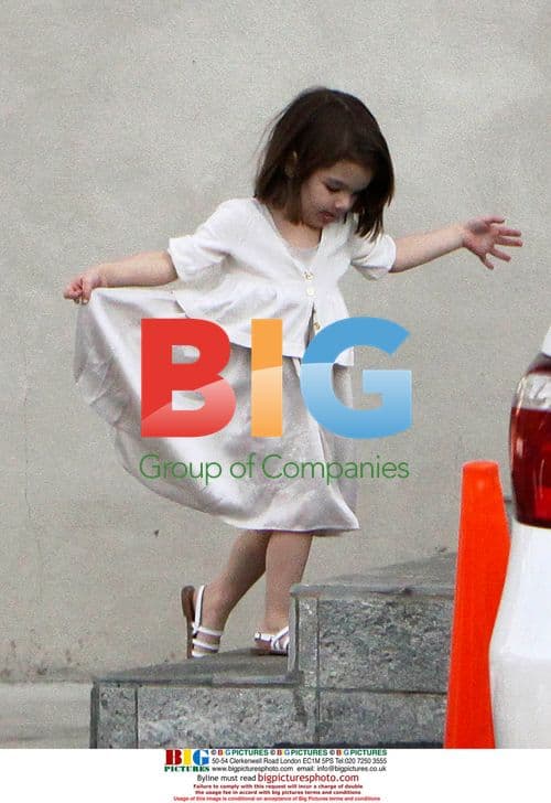 Suri Cruise exits art class in Santa Monica