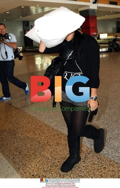 Lily Allen Arrives in Sydney