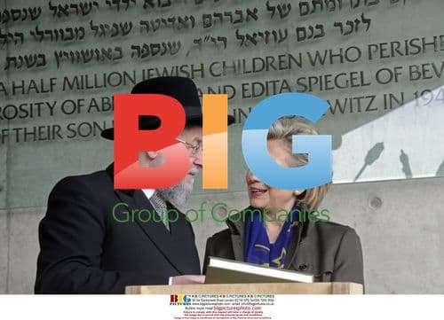 Hillary Clinton visits Yad Vashem Holocaust Museum