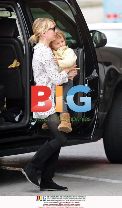 Michelle Williams & Daughter Matilda Depart LAX