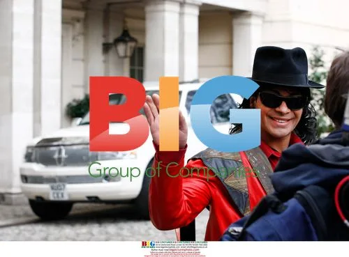 Michael Jackson impersonator creates scene in London