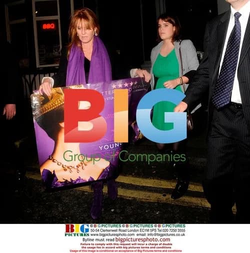 Sarah Ferguson, Beatrice and Eugenie leave Groucho Club