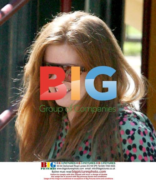 Isla Fisher & Daughter Olive at Beverly Hills Park